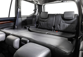 Подержанный автомобиль Toyota Land Cruiser Prado 2003 года (23 фото)