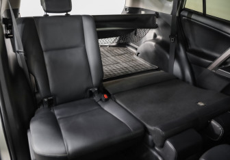 Подержанный автомобиль Toyota RAV4 2015 года (27 фото)