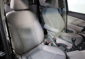 Подержанный автомобиль Chevrolet Orlando 2012 года (20 фото)