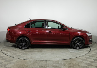Подержанный автомобиль Skoda Rapid Liftback 2021 года (4 фото)
