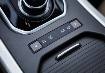 Подержанный автомобиль Land Rover Range Rover Evoque 2017 года (21 фото)