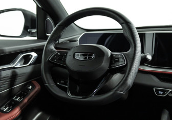 Подержанный автомобиль Geely Coolray 2023 года (16 фото)