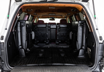 Подержанный автомобиль Toyota Land Cruiser Suv 2011 года (34 фото)