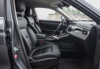 Подержанный автомобиль Geely Atlas Pro 2021 года (25 фото)