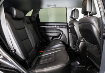 Подержанный автомобиль Kia Sorento 2017 года (18 фото)