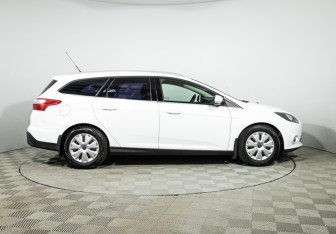Подержанный автомобиль Ford Focus Wagon 2014 года (4 фото)