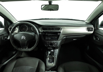 Подержанный автомобиль Citroen C-Elysee 2013 года (13 фото)