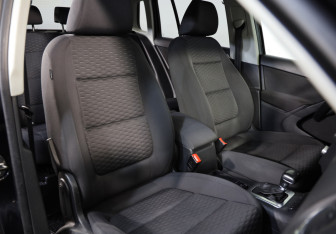 Подержанный автомобиль Volkswagen Tiguan 2010 года (21 фото)