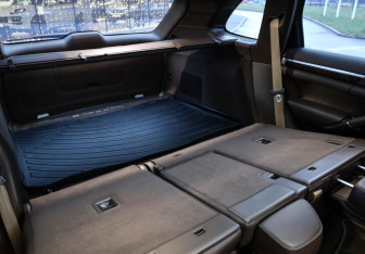 Подержанный автомобиль Porsche Cayenne 2016 года (36 фото)