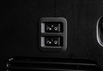 Подержанный автомобиль Infiniti QX80 2016 года (35 фото)