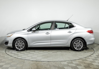 Подержанный автомобиль Citroen C4 Sedan 2015 года (8 фото)