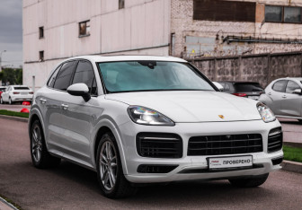Подержанный автомобиль Porsche Cayenne 2018 года (5 фото)