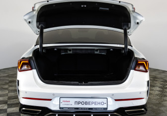 Подержанный автомобиль Kia K5 2020 года (28 фото)