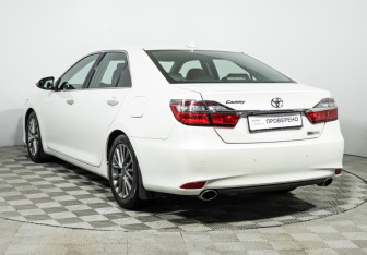 Подержанный автомобиль Toyota Camry Sedan 2017 года (7 фото)