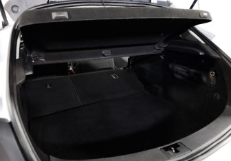 Подержанный автомобиль Opel Astra Hatchback 2012 года (28 фото)