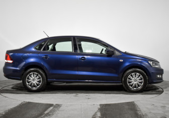 Подержанный автомобиль Volkswagen Polo Sedan 2016 года (4 фото)