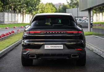 Подержанный автомобиль Porsche Cayenne 2023 года (7 фото)