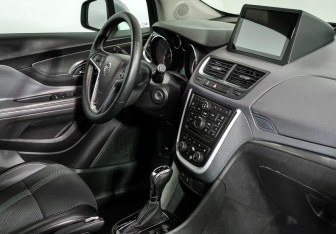 Подержанный автомобиль Opel Mokka 2012 года (13 фото)