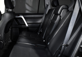 Подержанный автомобиль Toyota Land Cruiser Prado 2019 года (16 фото)