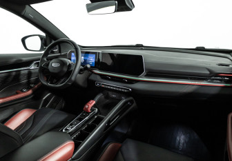 Подержанный автомобиль Geely Coolray 2023 года (9 фото)