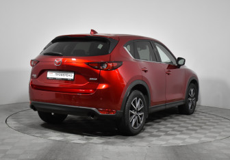 Подержанный автомобиль Mazda CX-5 2017 года (5 фото)