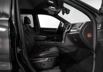 Подержанный автомобиль Jeep Grand Cherokee 2013 года (24 фото)