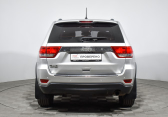 Подержанный автомобиль Jeep Grand Cherokee 2011 года (6 фото)