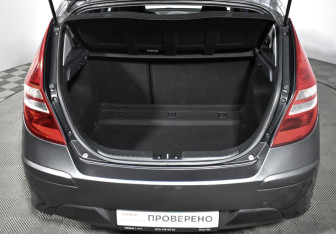 Подержанный автомобиль Hyundai i30 Hatchback 2011 года (19 фото)