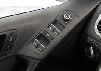 Подержанный автомобиль Volkswagen Tiguan 2010 года (18 фото)