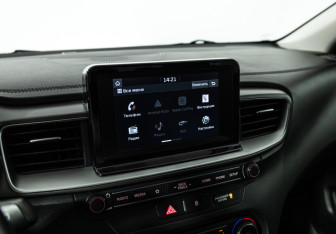 Подержанный автомобиль Kia Ceed Hatchback 2019 года (16 фото)