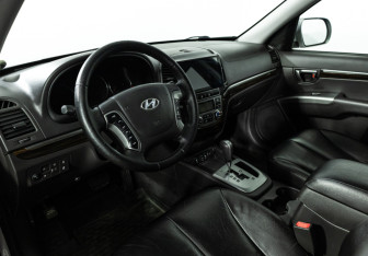 Подержанный автомобиль Hyundai Santa Fe 2011 года (11 фото)