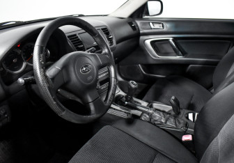 Подержанный автомобиль Subaru Outback Wagon 2004 года (9 фото)