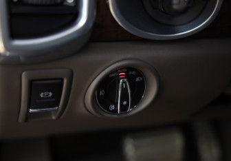 Подержанный автомобиль Porsche Cayenne 2015 года (24 фото)