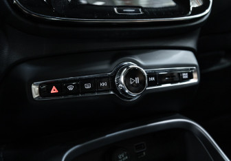 Подержанный автомобиль Volvo XC40 2019 года (19 фото)