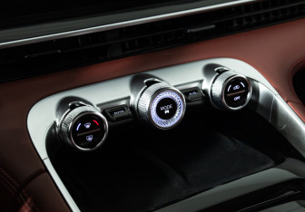 Подержанный автомобиль Exeed RX 2023 года (25 фото)