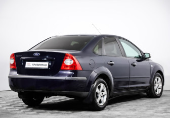 Подержанный автомобиль Ford Focus Sedan 2007 года (4 фото)