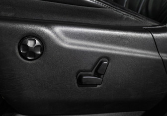 Подержанный автомобиль Jeep Grand Cherokee 2015 года (17 фото)