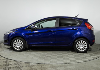 Подержанный автомобиль Ford Fiesta Hatchback 2018 года (8 фото)