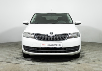 Подержанный автомобиль Skoda Rapid Liftback 2014 года (2 фото)