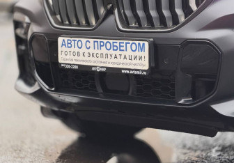 Подержанный автомобиль BMW X6 2020 года (10 фото)