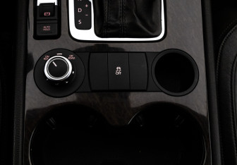 Подержанный автомобиль Volkswagen Touareg 2012 года (15 фото)