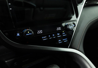Подержанный автомобиль Toyota Camry Sedan 2018 года (17 фото)