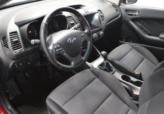 Подержанный автомобиль Kia Cerato Sedan 2014 года (10 фото)