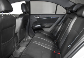 Подержанный автомобиль Geely Emgrand EC7 Sedan 2013 года (11 фото)