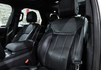 Подержанный автомобиль Land Rover Discovery 2019 года (17 фото)