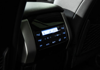 Подержанный автомобиль Toyota Land Cruiser Prado 2017 года (27 фото)