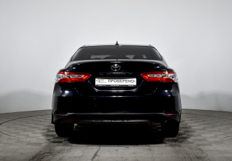 Подержанный автомобиль Toyota Camry Sedan 2021 года (6 фото)