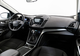 Подержанный автомобиль Ford Kuga 2018 года (9 фото)