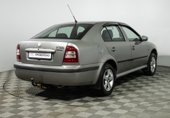 Подержанный автомобиль Skoda Octavia Liftback 2008 года (5 фото)