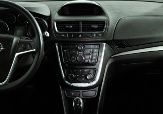 Подержанный автомобиль Opel Mokka 2014 года (14 фото)